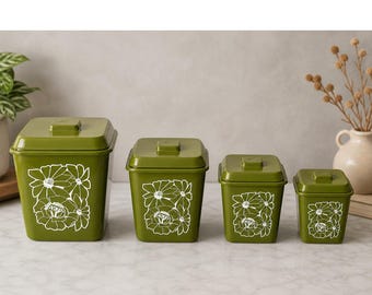 Set di 4 barattoli impilabili in plastica stile anni '70 con motivo margherite verde avocado per la cucina.