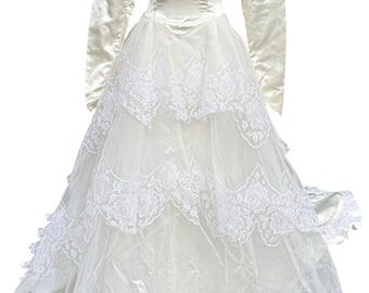 Vestido de novia vintage de los años 50 para mujer, talla XS, de satén y encaje, con cola de capilla y botones de perlas.