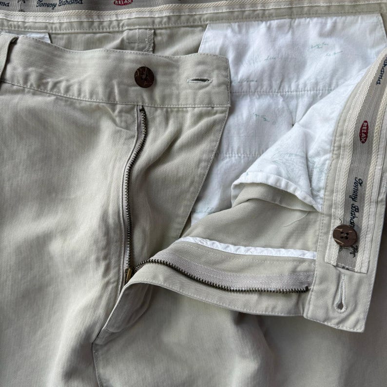 Pantalones cortos chinos plisados de seda color caqui para hombre Tommy Bahama, talla 35. Estilo casual de resort. imagen 5