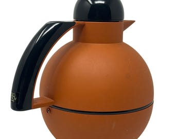 Jarra térmica Studio Nova color naranja quemado, estilo retro moderno, años 80.