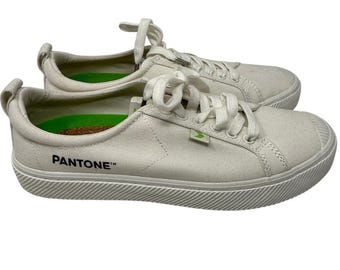 Cariuma OCA Low x Pantone Snow White Canvas Sneakers Herr 8.5 Dam 10