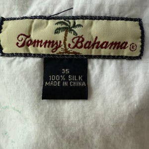 Pantalones cortos chinos plisados de seda color caqui para hombre Tommy Bahama, talla 35. Estilo casual de resort. imagen 6