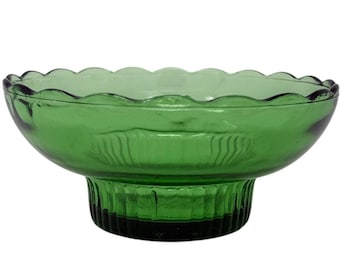 Szklana miska na postumencie z lat 50. XX wieku EO Brody Green z falistym brzegiem MCM