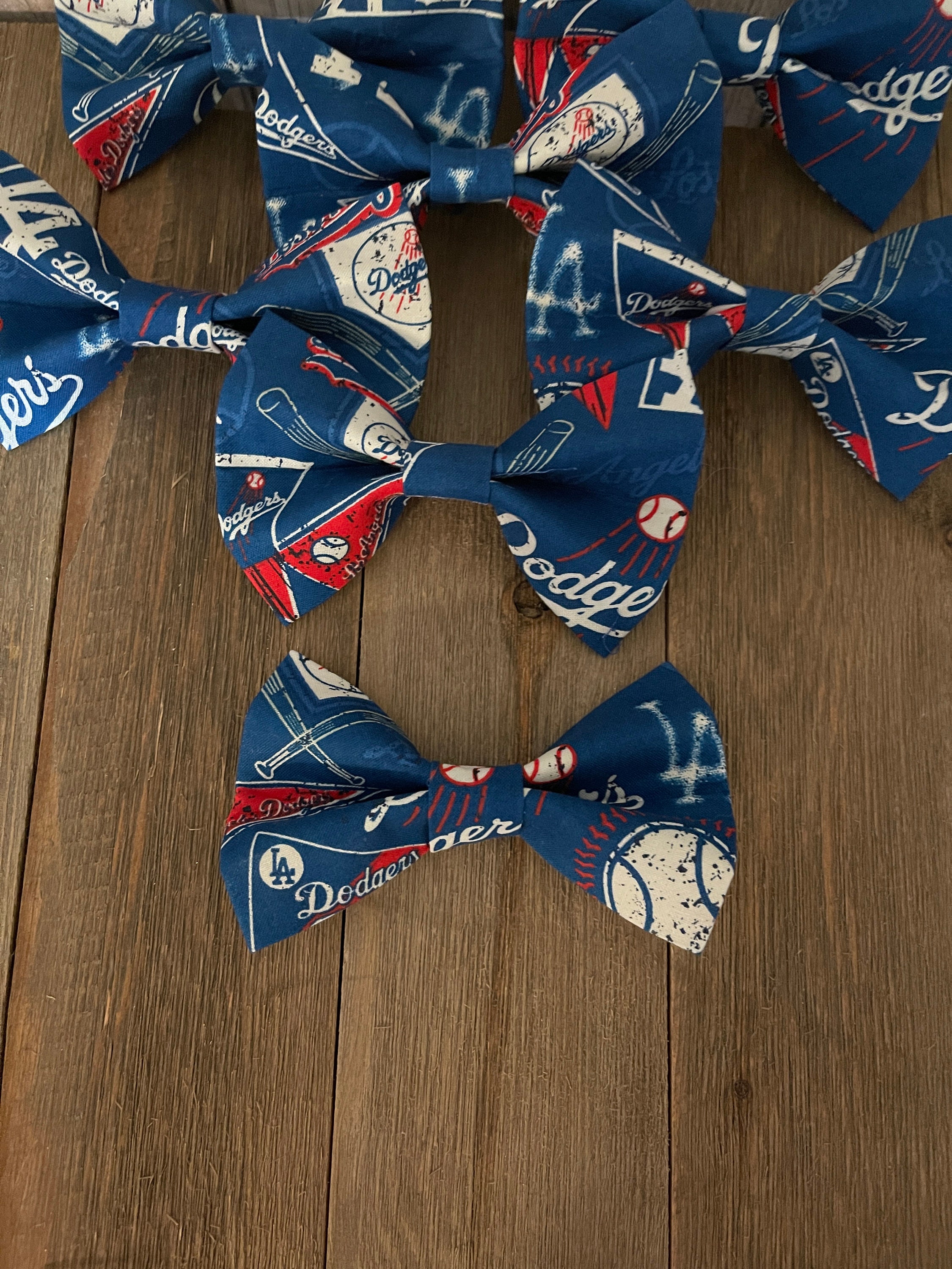 tie colour blue shirt