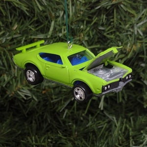 OLDSMOBILE 442 Ornament 1969 Olds Christmas Tree Decoration Unique Gift Idea Green Hood Opens