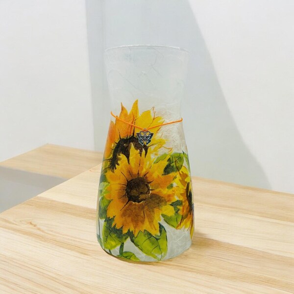 Jarrón de vidrio con girasoles decoupage, decoración floral