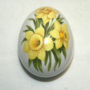 Yellow Daffodil Egg 1984 Danbury Mint Limited Edition