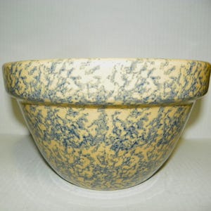 Spongeware Blue by Robinson - Ransbottom 9&quot; Mixing Bowl 2 1/2 Qt.