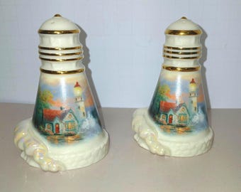 Solniczka i pieprzniczka Lenox Thomas Kinkade Lighthouse – zestaw porcelanowy z 2002 roku – Coastal Collectible