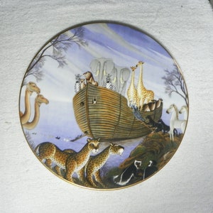 Royal Doulton &quot;The Ark&quot; Collector&#39;s Plate by Gustavo Novoa Jungle Fantasy Series from 1980