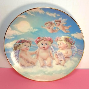 Dreamsicles “The Flying Lesson” Collector Plate by Kristen – Limited Edition Cherub Plate with Gold Trim