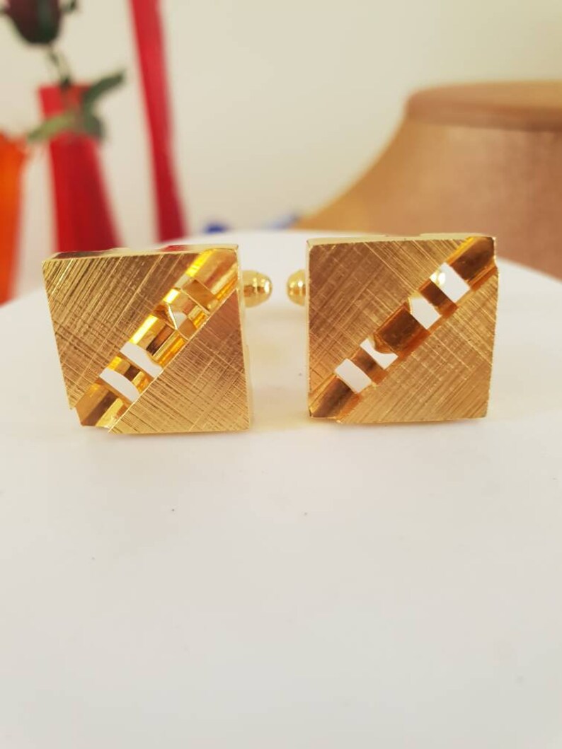 Cufflinks textured goldtone in an abstract design. 1970/'s