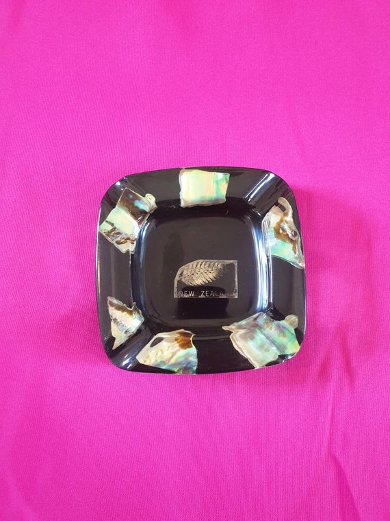 Vintage ashtray　瑪瑙 Vintage Art Deco Czech Moser Alexandrite Neodymium Glass Ashtray