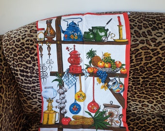 Tea towel 1970s. All cotton, made in Brazil, by Karsten brand. Colorful kitchen scene.