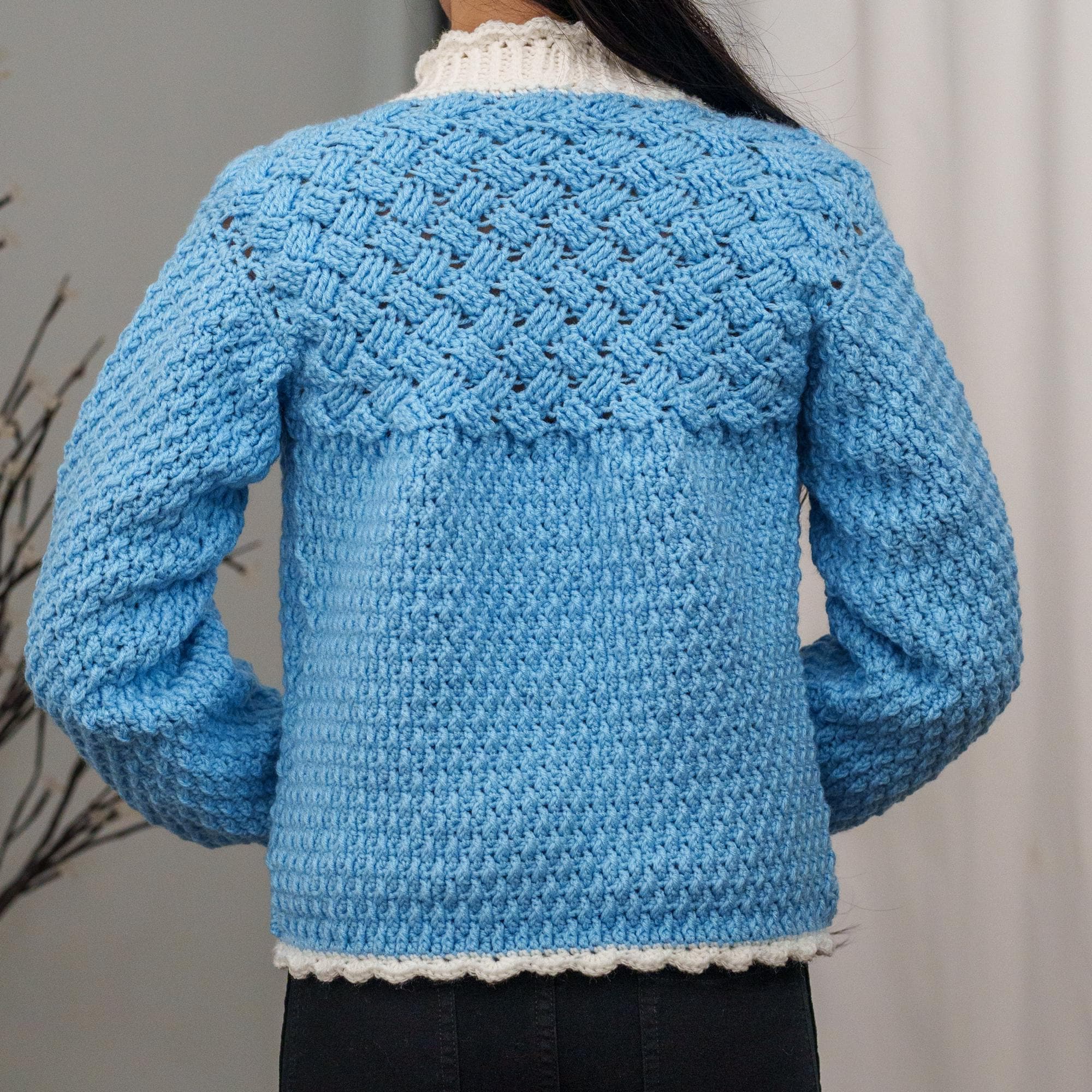 Crochet Pattern #537 | Cardigan W. Basketwave and Scallop Details