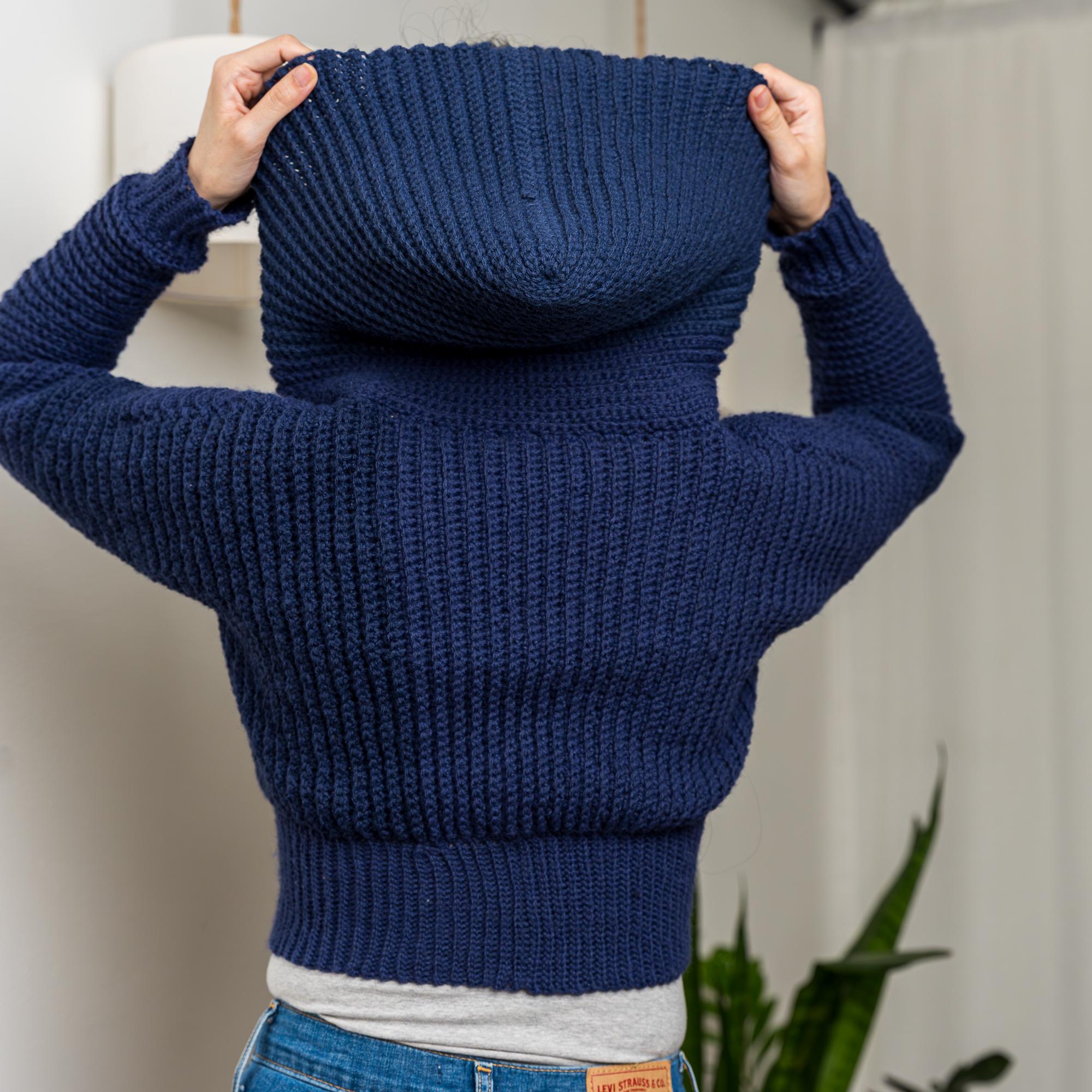 Crochet Pattern #646 | V Neck Hoodie Sweater W. Zip | PDF Download