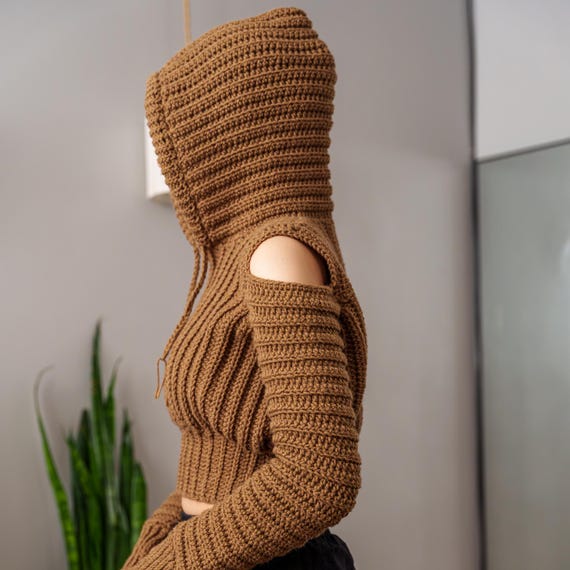 Crochet Pattern | Cold Shoulder Cropped Hoodie W. Thumbhole Cuffs