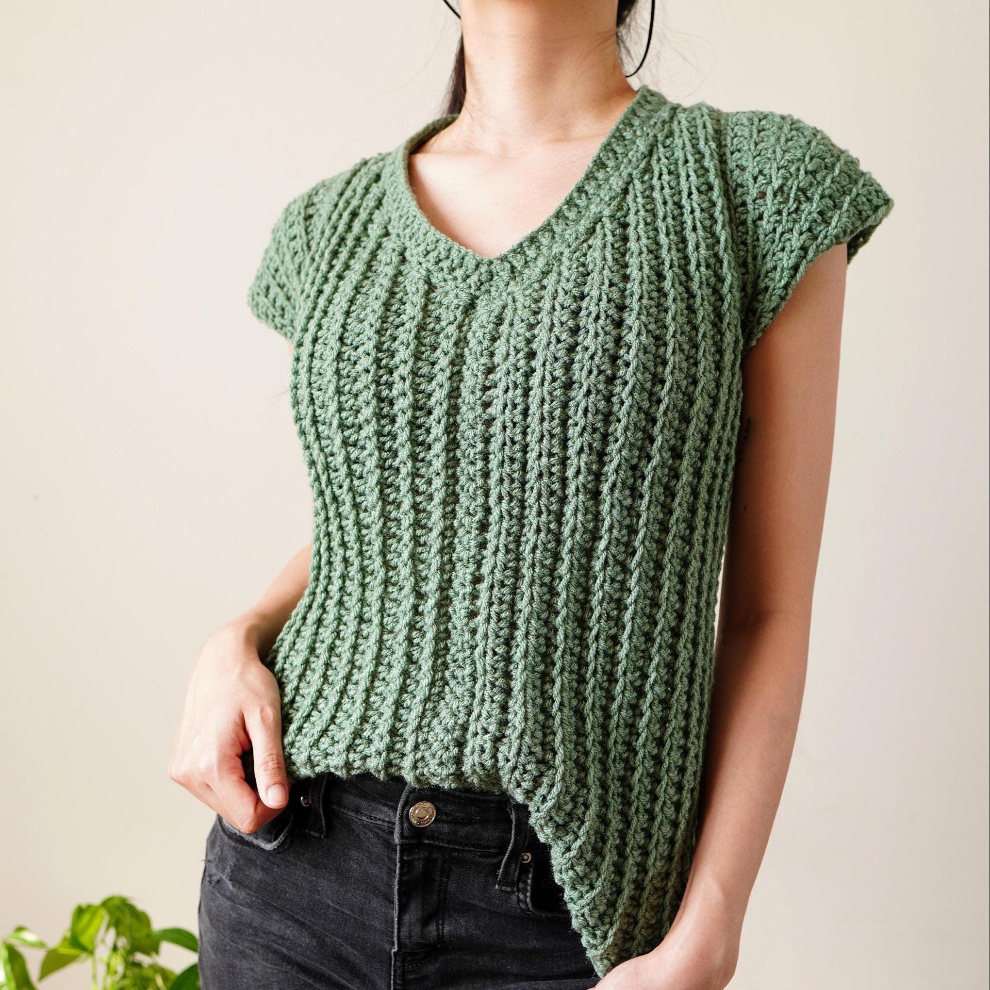 Crochet Pattern | V Neck T-shirt W. Cap Sleeves | PDF