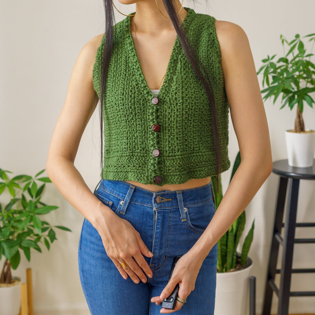 Crochet Pattern | Classic Cropped Vest W. Buttons | PDF Download
