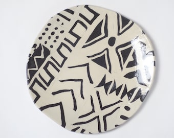 No.1009 Nerikomi Pottery, Handmade pottery, Round Flat Plate, African Fabric, Mud Cloth, Bogolan Pattern