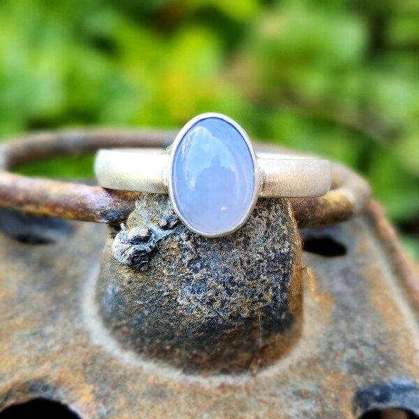 A simple and stylish one of a kind Ellensburg blue and sterling ring!