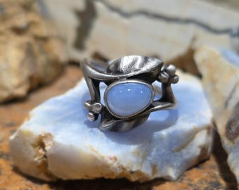 A  floral bohemian style Ellensburg blue and sterling ring!!