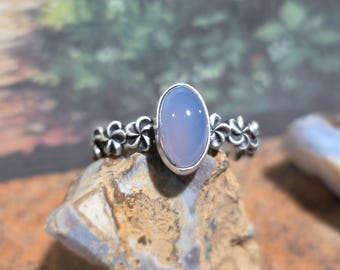 A  floral bohemian style Ellensburg blue and sterling ring!!