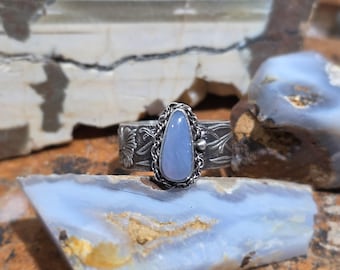 Een bloemen boho-stijl Ellensburg blauw en sterling ring!!