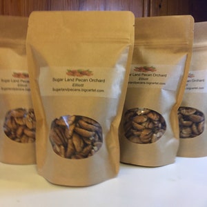 1 pound of medium size (Elliott) 2024 harvested pecans. Great for cooking or just snacking straight from the bag.