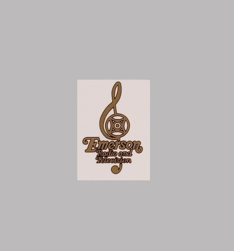 K&ouml;nnte beinhalten: Ein braunes Logo mit einem Violinschl&uuml;ssel und dem Text "Emerson Radio and Television".