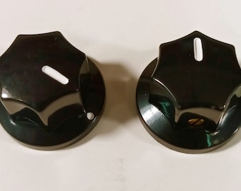 One set of two Knobs – Antique Vintage Amplifier, Guitar, Radio, Amp or Pedal. Black Color. Used on Dunlop, Fender, Zenith, MXR and others.