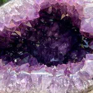 33LB Amethyst Geode Amazing amethyst Large Purple crystals The Circle of Sight image 3