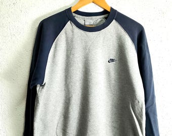 Nike Grand Prix 2023 Shoe Dog Fleece Black Graphic Crewneck