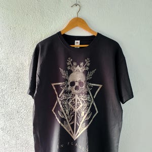 In flames t-shirt L/XL