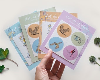Set van 4 kleurrijke en getekende stickers - Stickers katten of vogels aan te bieden voor Kerstmis