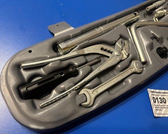 BMW X5 F15 Fermata per coperchio bagagliaio sinistro 51247294779 BMW X5 F15 Fermata per coperchio bagagliaio sinistro 51247294779