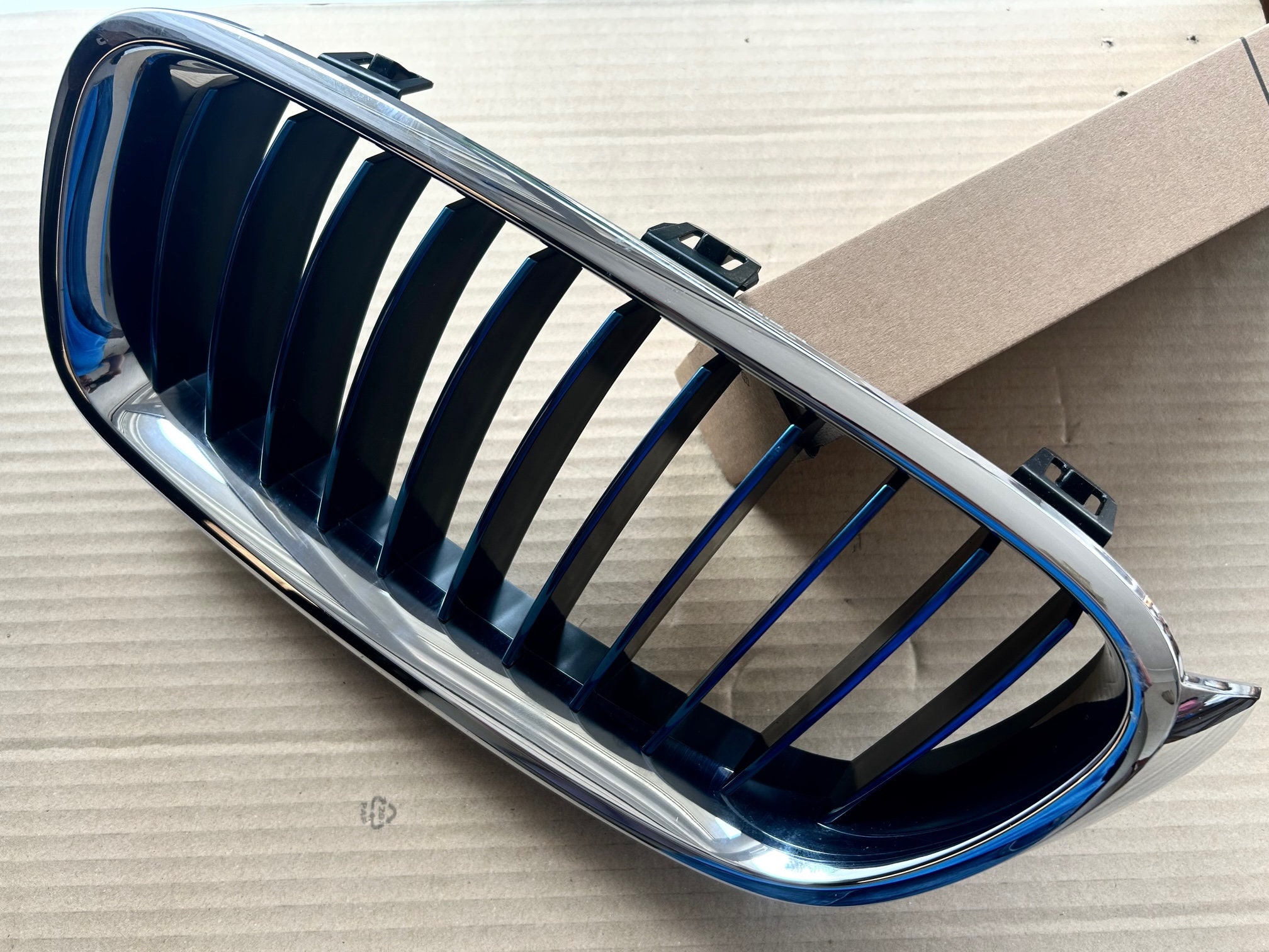 BMW F30 F31 Grille Front Left 330e CHROME new/nos 51137475967  