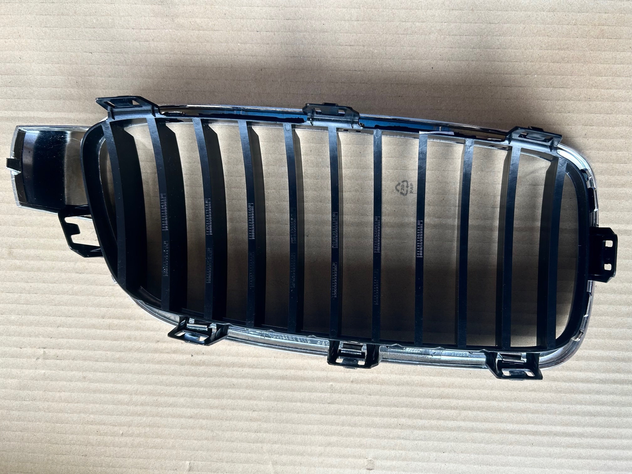 BMW F30 F31 Grille Front Left 330e CHROME new/nos 51137475967  