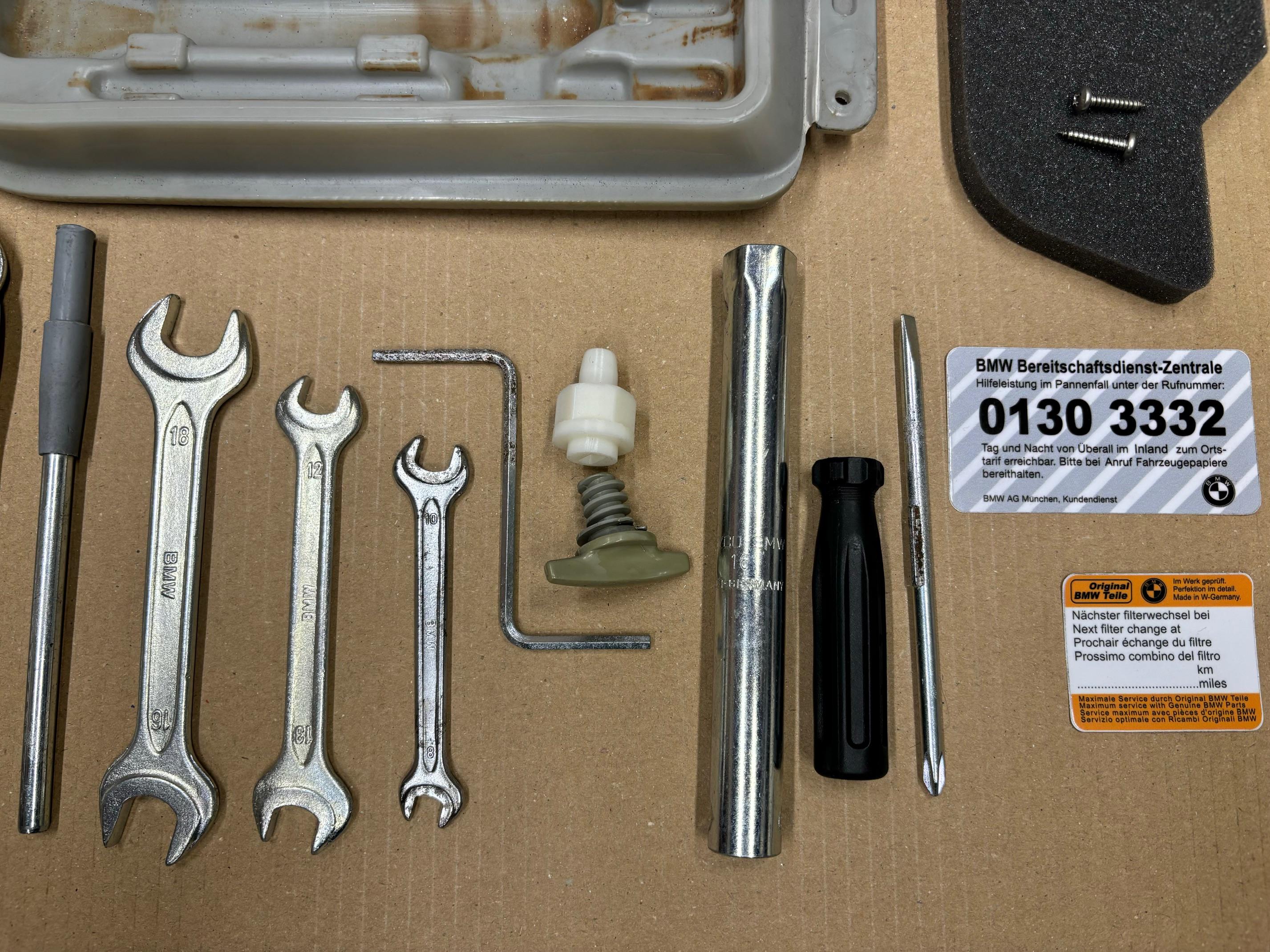 18pcs BMW E30 318i (M40) Full Set Toolbox Toolkit 316i 316