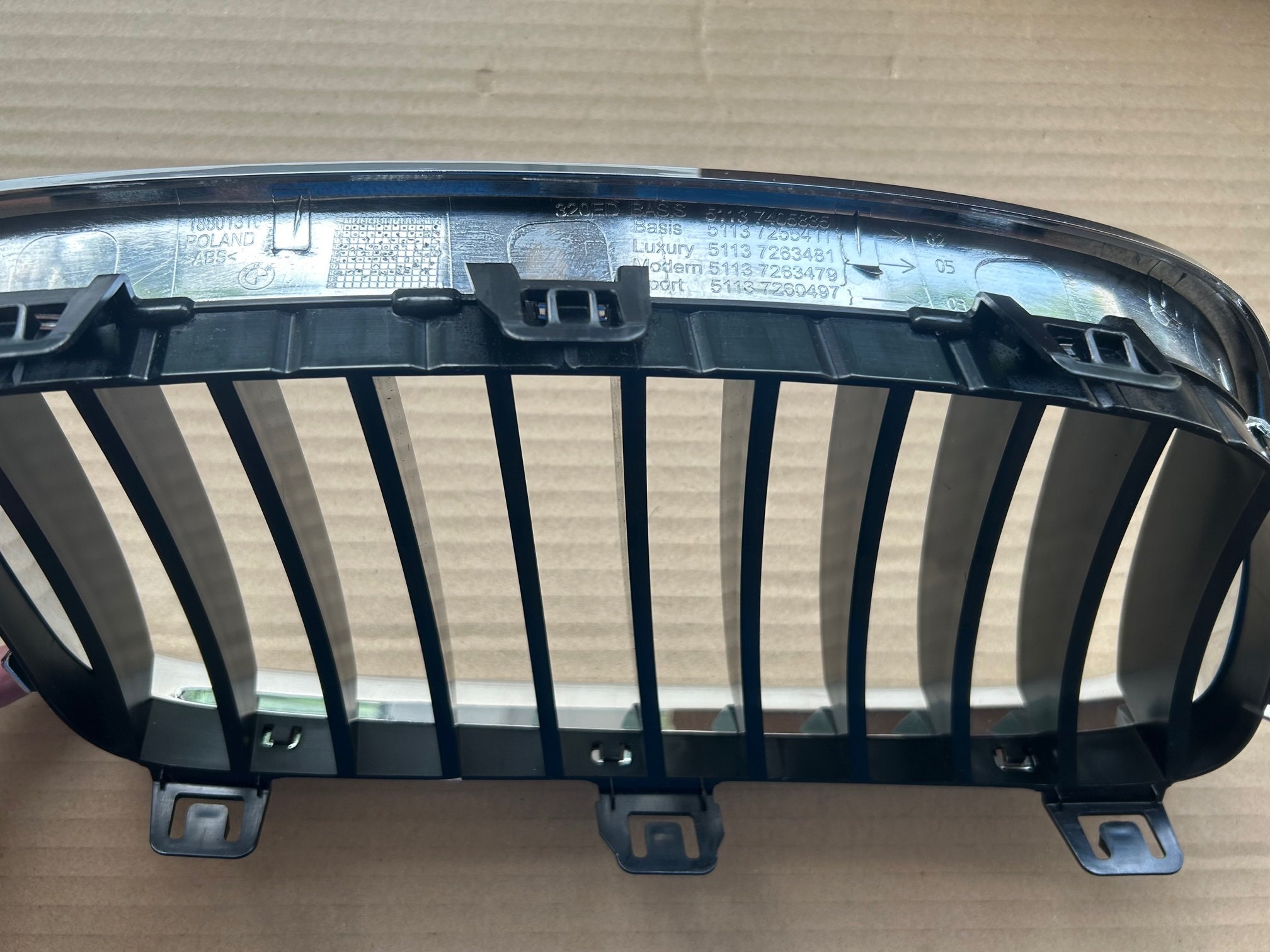 BMW F30 F31 Grille Front Left 330e CHROME new/nos 51137475967  