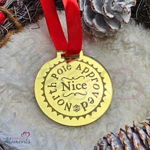 Medaglia della lista dei buoni di Natale, approvata ufficialmente dal Polo Nord, medaglia in acrilico dorato con nastro rosso, riempitivo per scatole della vigilia di Natale, regalo di Natale per bambini