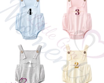 Personalisierte Geburtstag Cake Smash Outfit. Geburtstag Latzhose Strampler. Baby Geburtstags-Foto-Shooting Outfit. Name und Alter. Rosa. Blau. Grau. Gelb.