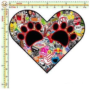 Adesivo sticker bomb cuore impronta cane stampato su pvc scontornato quantita 1 pezzo misure come da immagine