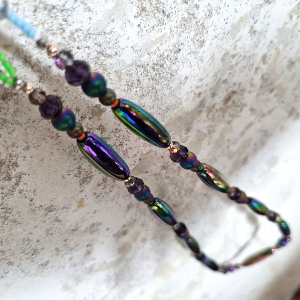 Kette chromatik holografisch Farbverlauf retro vintage beads Hämatit Einzelstück blau grün lila gold handmade bib psychodelisch Geschenkidee