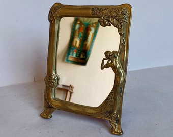 Ein hübscher kleiner Vintage 'Echo' freistehender Spiegel - Jugendstil Dame im Spiegel - Messing/Bronze Replik Makeup, Beauty Psyche