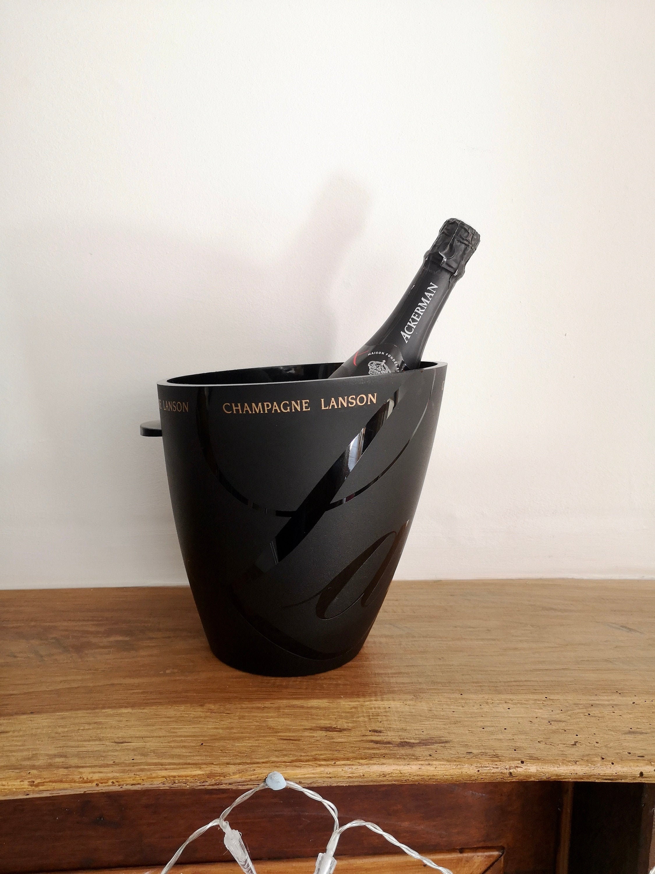 Un Beau Classique Vintage Noir Français Lanson Champagne Ice Bucket ou Refroidisseur à Vin avec Une 