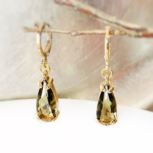 Teardrop peridot gemstone dangle earrings gold, elongated olive green gemstone gold, gift for her, august birthstone earrings