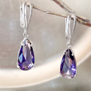 Teardrop amethyst dangling earring in 18K white gold, amethyst drop earrings, gift for her, gift for mom, February birthstone