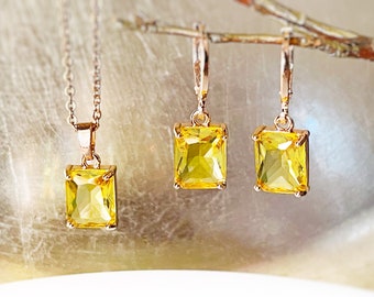 Petit ensemble de bijoux 2 pièces en citrine taille émeraude, ensemble de collier de boucles d'oreilles en pierres précieuses jaunes, pierre de naissance de novembre, cadeau pour femme, cadeau pour fille