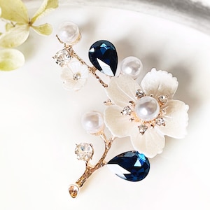 Blue sapphire pearl flower brooch, flower bouquet brooch pin, blue crystal pearl wedding bouquet brooch, gift for mom, gift for her sapphire/rose gold